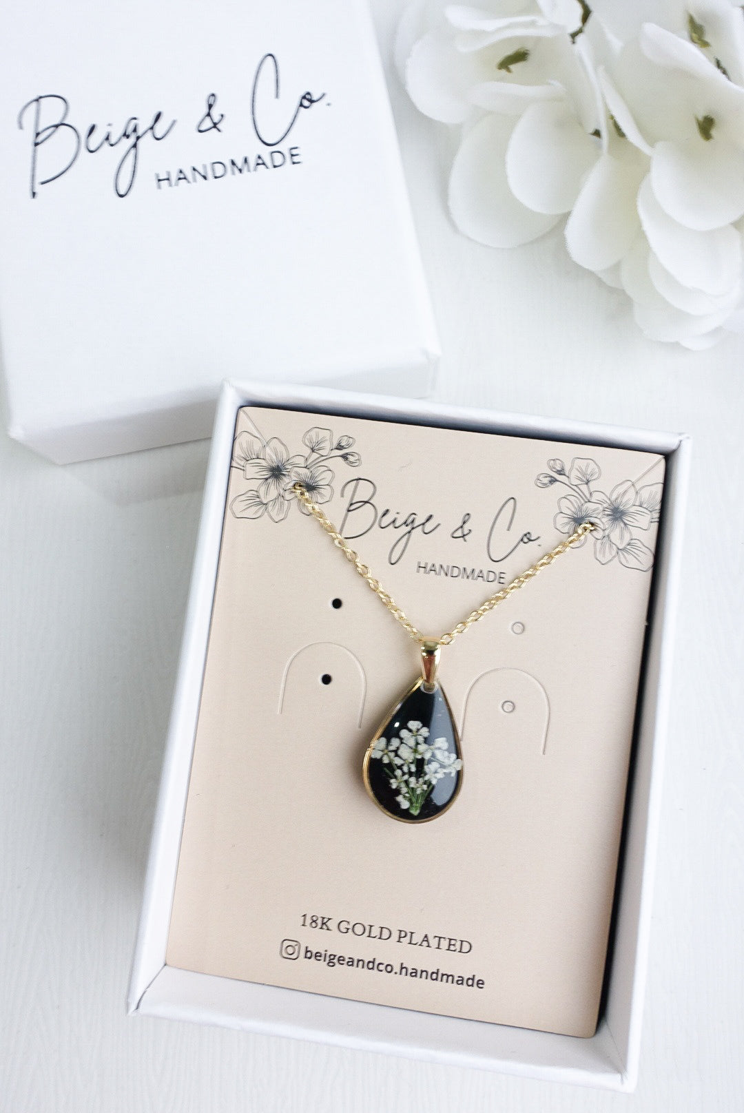 Black Queen Anne Lace Necklace